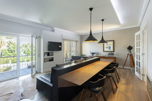 Renovated 2-bedroom apartment with garage in the center of Cascais 4260198363