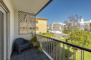 Renovated 2-bedroom apartment with garage in the center of Cascais 4260198363