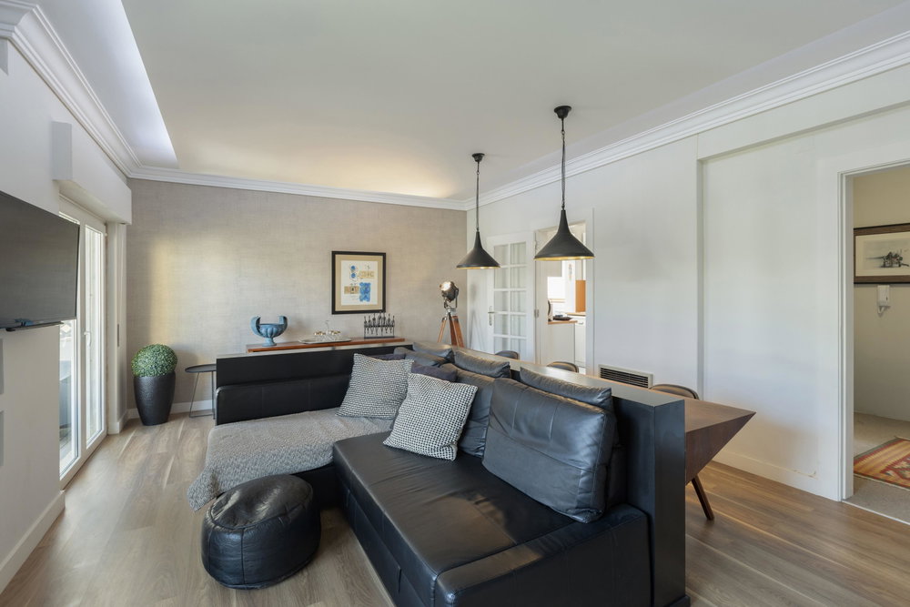Renovated 2-bedroom apartment with garage in the center of Cascais 4260198363