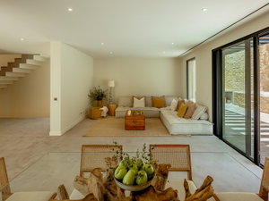3+1 bedroom villa with garden, swimming pool and garage in Estoril 1662086487
