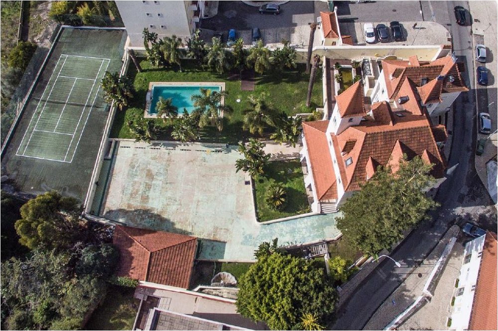 900 sqm palace in the historic centre of Carnaxide 4208712529