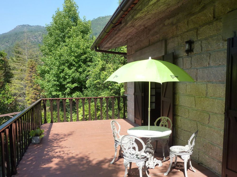 4-bedroom villa with river view in Gerês 3959782657