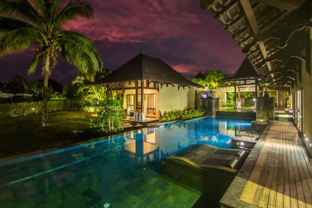 Superb villa for sale in Bel Ombre, Mauritius, with access to the beach and 5* hotel services 1674472804