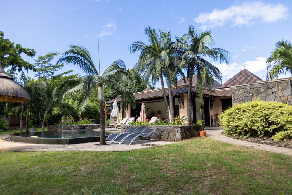 Elegant villa for sale in a golf estate in Tamarin, on the west coast of Mauritius 1787617478