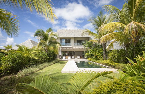 Superb semi-detached villa for sale in a golf estate in Beau Champ on the east coast of Mauritius 4054933187