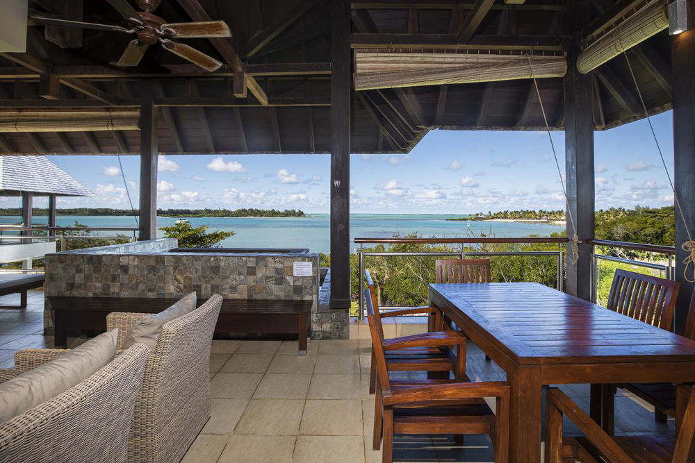 Sea view apartment for sale in a golf estate in Beau Champ, on the east coast of Mauritius 1876282208