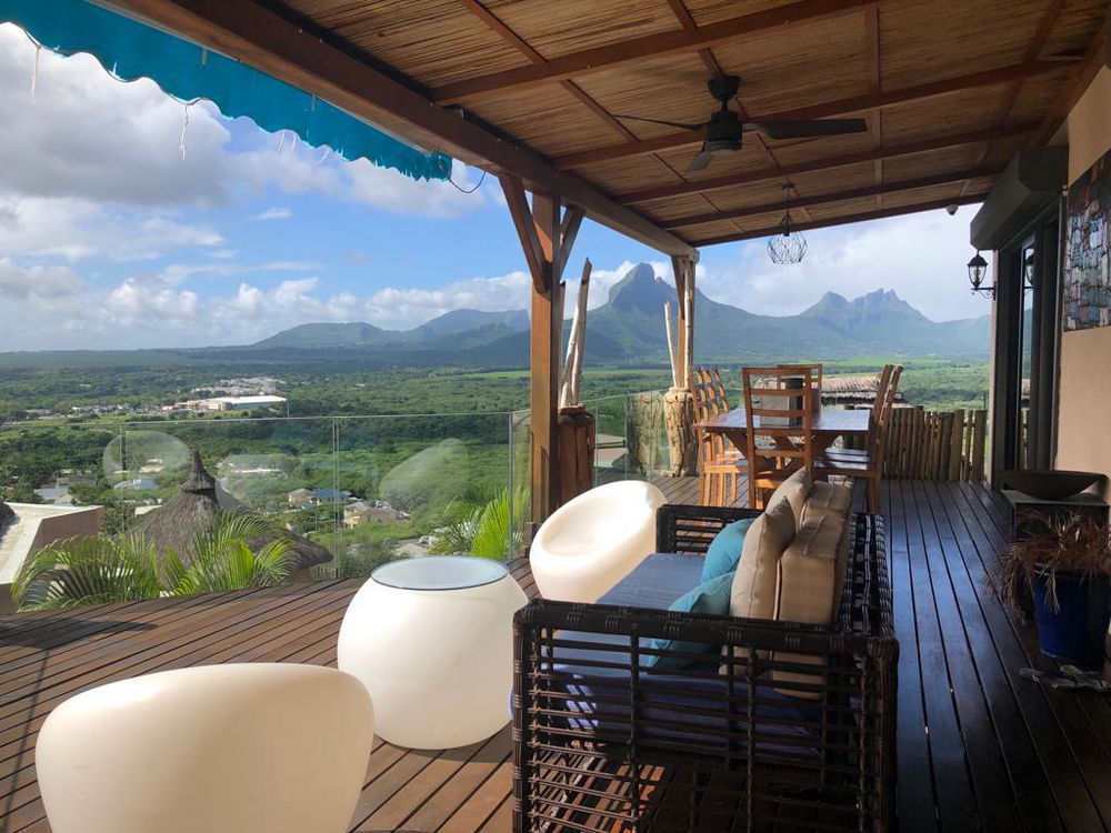 Spacious family villa with magnificent sea and mountain views for sale in Tamarin, Mauritius 220638522