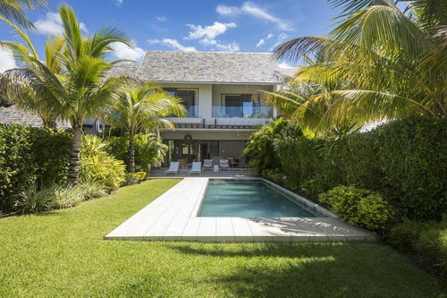 Beautiful semi-detached villa for sale in a golf estate in Beau Champ on the east coast of Mauritius 1756893049