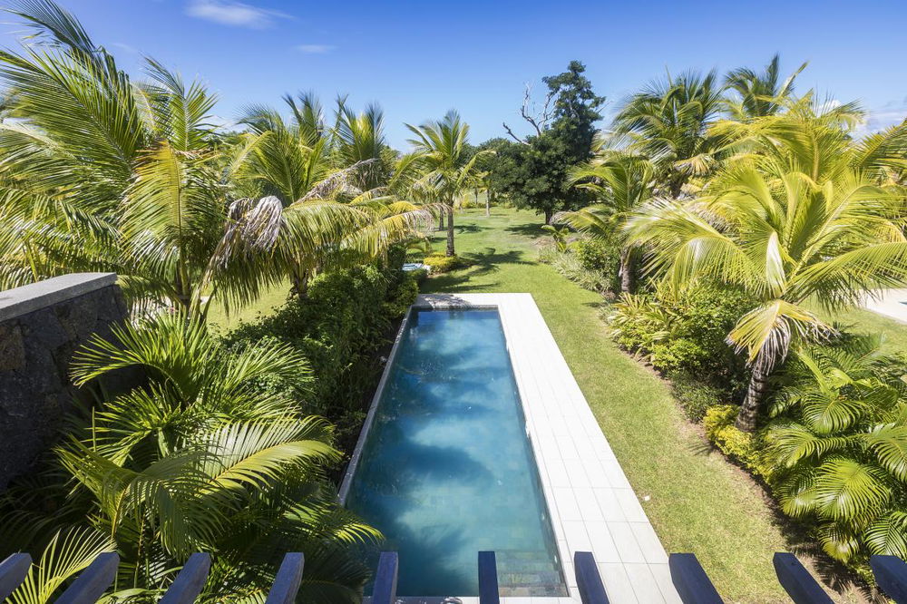 Beautiful semi-detached villa for sale in a golf estate in Beau Champ on the east coast of Mauritius 1756893049