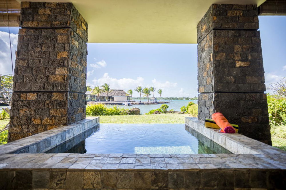 Apartment for sale in a popular residential estate in Beau Champ, facing Ile aux Cerfs, Mauritius 359096060