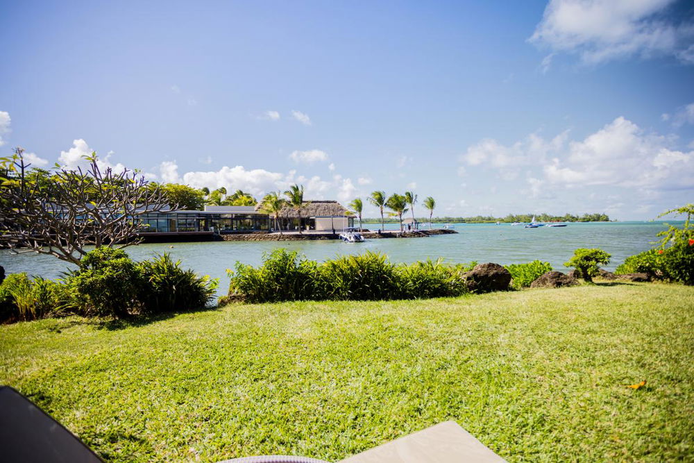 Apartment for sale in a popular residential estate in Beau Champ, facing Ile aux Cerfs, Mauritius 359096060