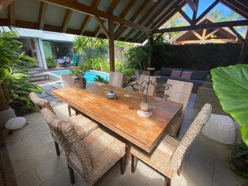 Beautiful villa within walking distance of amenities and the beach for sale in Black River, Mauritiu 2223145450