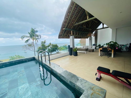 For Sale: Stunning Beachfront Penthouse in Rivière Noire, Mauritius 2123026765