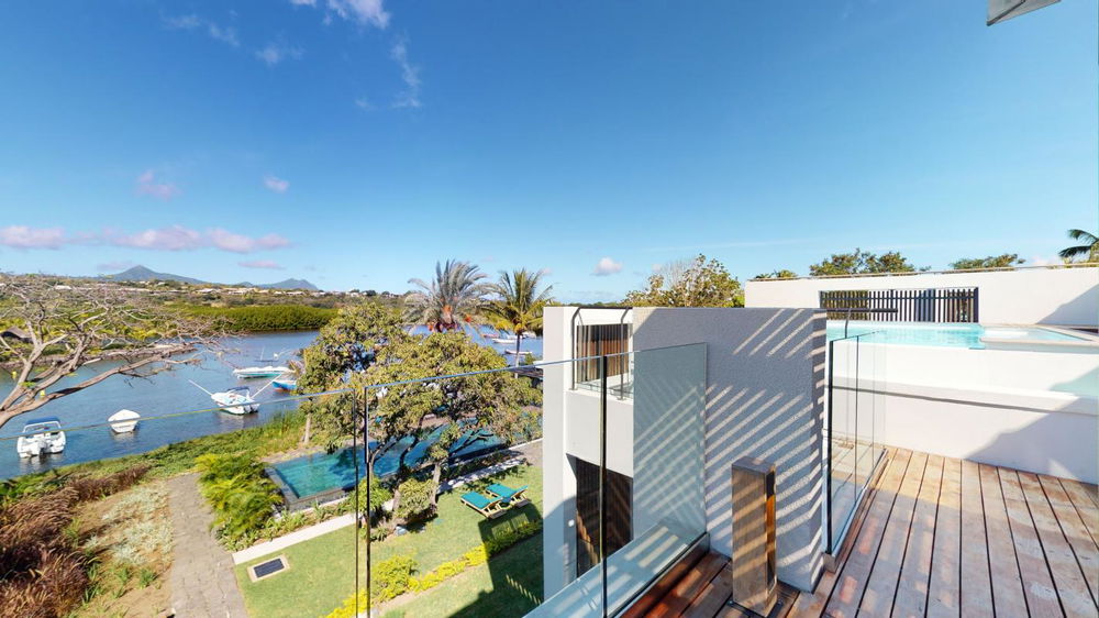 Superb riverfront penthouse for sale in Rivière Noire, Mauritius 2424615009