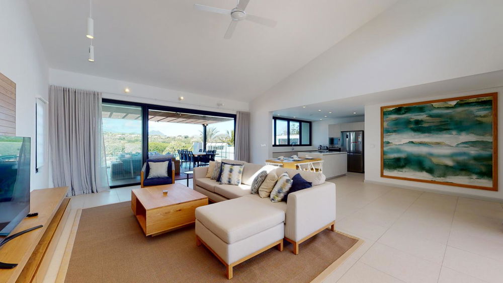 Superb riverfront penthouse for sale in Rivière Noire, Mauritius 2424615009