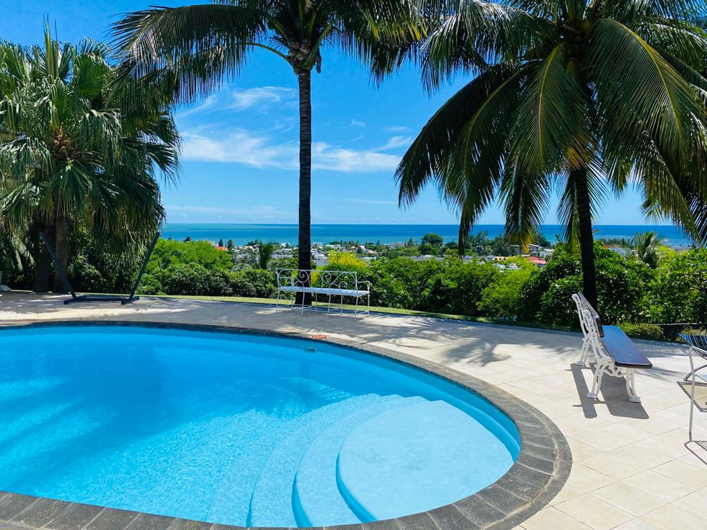 Magnificent villa with panoramic views of the sea and Le Morne for sale in Rivière Noire, Mauritius 691762823