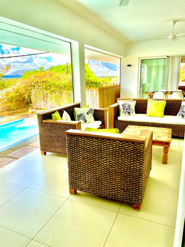 Beautiful detached house with private swimming pool for sale in the heights of Tamarin, Mauritius 2956076861