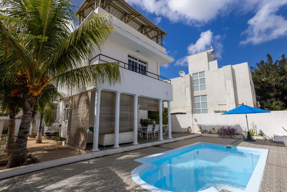 Lovely house for sale in a residential area close to the beach in Black River, Mauritius 2181318079