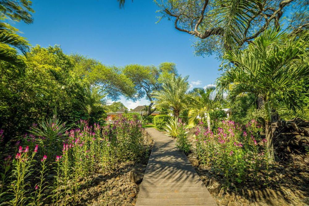 Superb villa for sale in a prestigious golf estate in Tamarin, Mauritius 1388988055