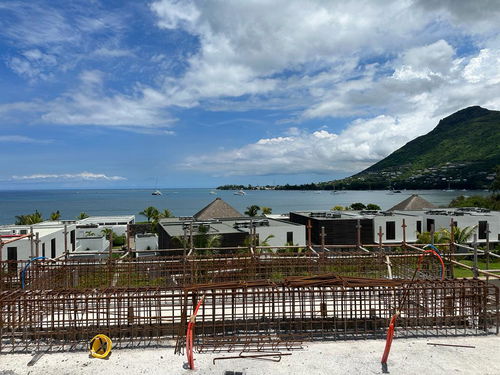 Superb penthouse with sea view for sale in a beachfront resort in Rivière Noire, Mauritius 2554363760