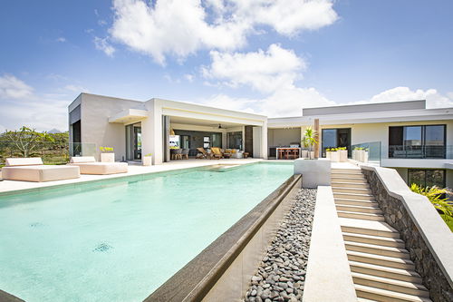 Superb luxury villa for sale in a golf estate in Beau Champ on the east coast of Mauritius 142575260