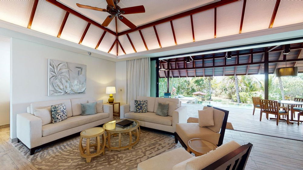 Luxurious beachfront villa for sale in a golf estate in Beau Champ on the east coast of Mauritius 1717798731