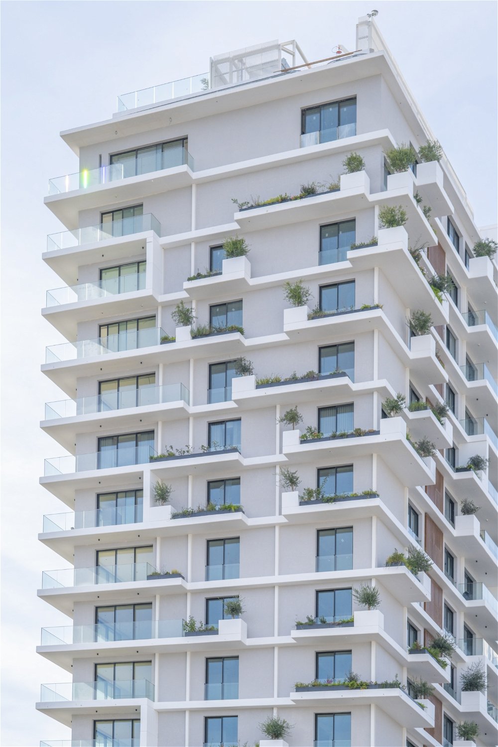 Apartment overlooking the river inserted in a private condominium in parque das Nações 2081735208