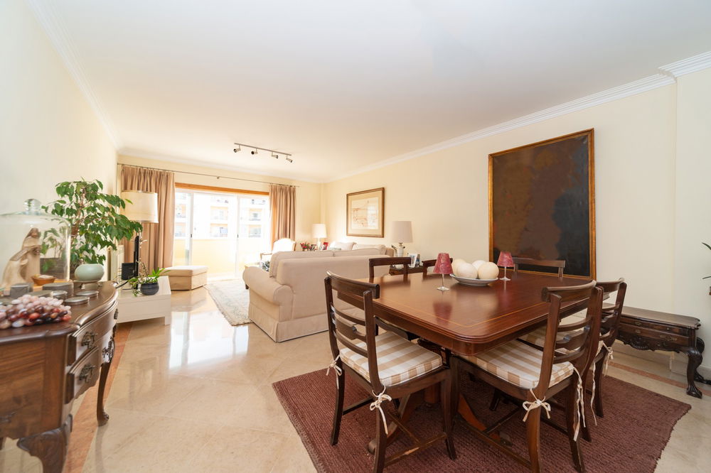 4 bedroom apartment with 2 suites in Jardins da Parede 167817714