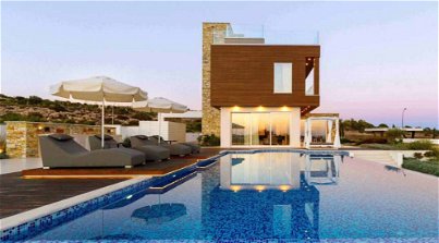 Villa with Unobstructed Sea View 1041501772