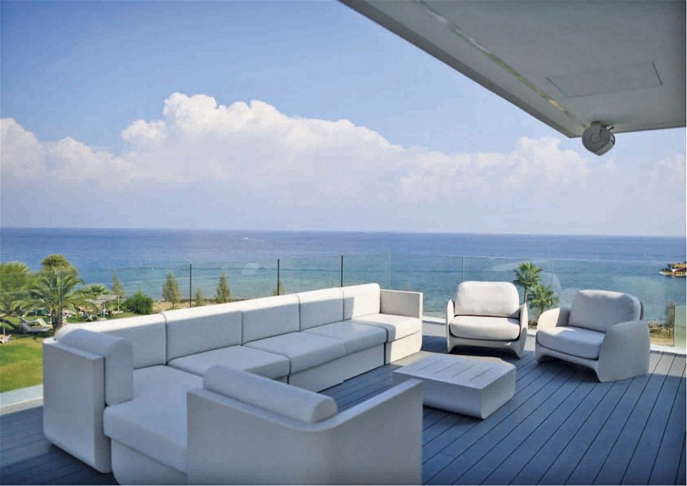 Exquisite beachfront Villa 3209044201