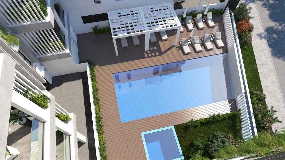 Pool View Penthouse with Roof Garden 3717085340