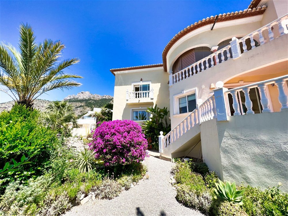 villa with lovely garden and beautiful sea views in altea hills! 3837449155