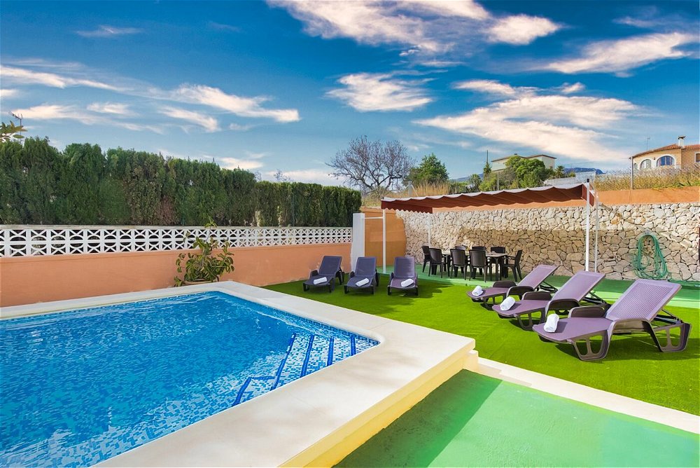 centrally located villa near the sea with private pool in calpe. 3691423089
