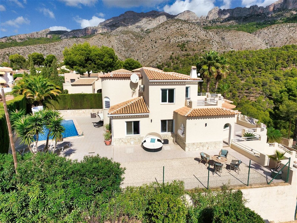 villa with total privacy and fantastic sea views in altea la vella 8008066