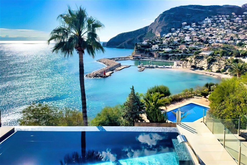 spectacular villa on the first sea line in calpe 1799208400