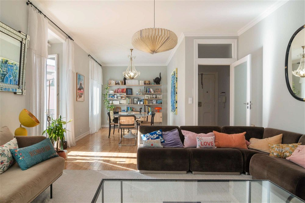 Used 132 sq m 3-bedroom apartment in Lapa, Estrela, Lisbon 1024149886