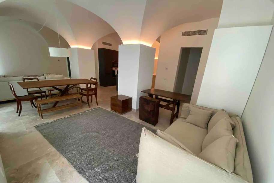 Two-bedroom flat, fully renovated , with terrace, in Janelas Verdes. 1189780931