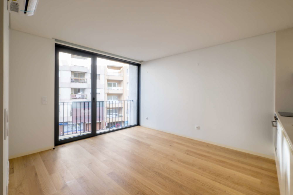 1 bedroom Apartment with 60 sqm total area, for sale, in Porto 1217459750