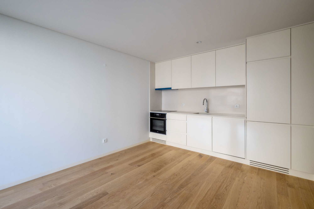 1 bedroom Apartment with 60 sqm total area, for sale, in Porto 1217459750