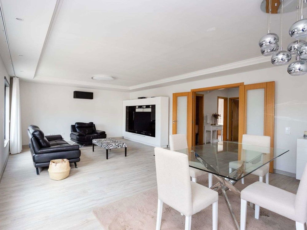 Renovated 3-bedroom apartment with terrace in the centre of Samouco, Alcochete 1395223252