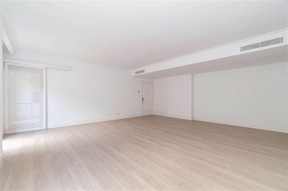 2 bedroom apartment, for sale in Estrela, Lisbon- Janelas Verdes 1465810920