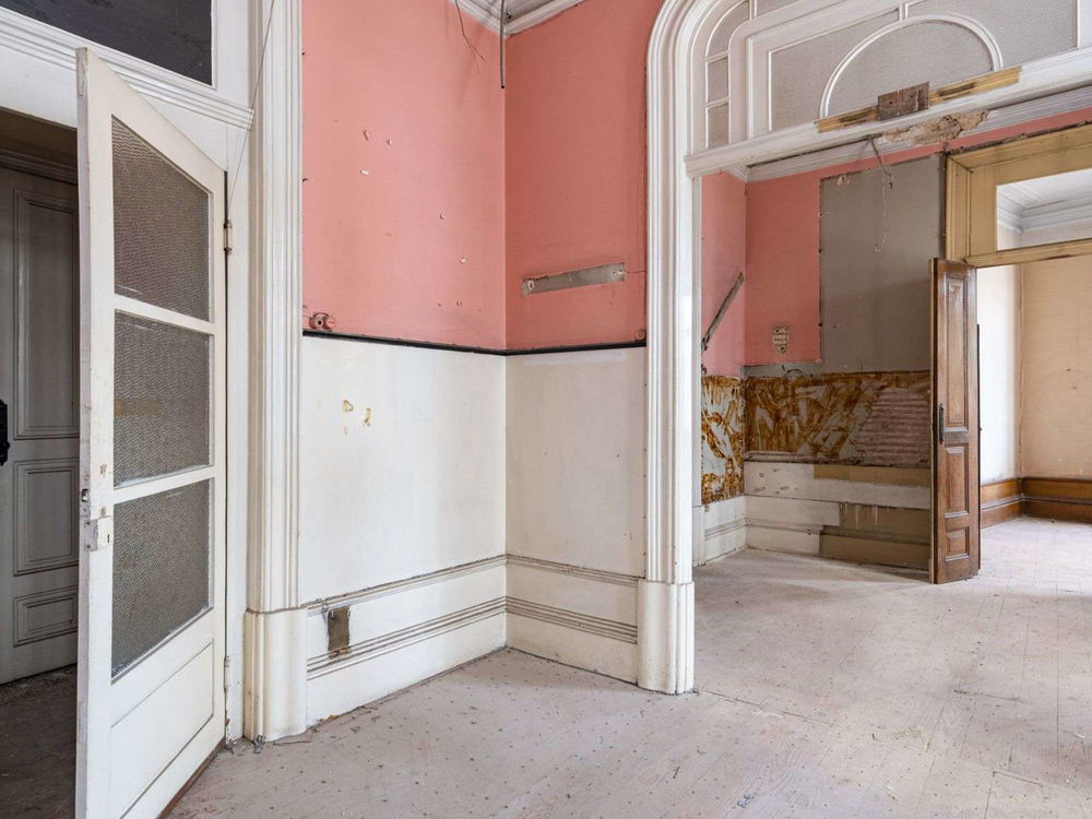 Early 20th-century building in central Porto in need of renovation 1595290503