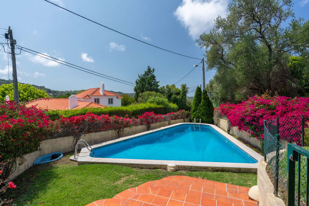 4 bedroom villa with garden and pool in Colares, Sintra 1673484253