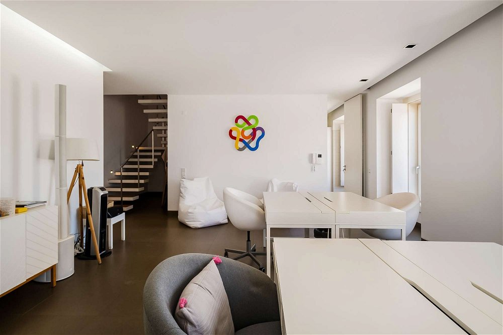4-bedroom villa with garage and sea view in Paço de Arcos 1687624158