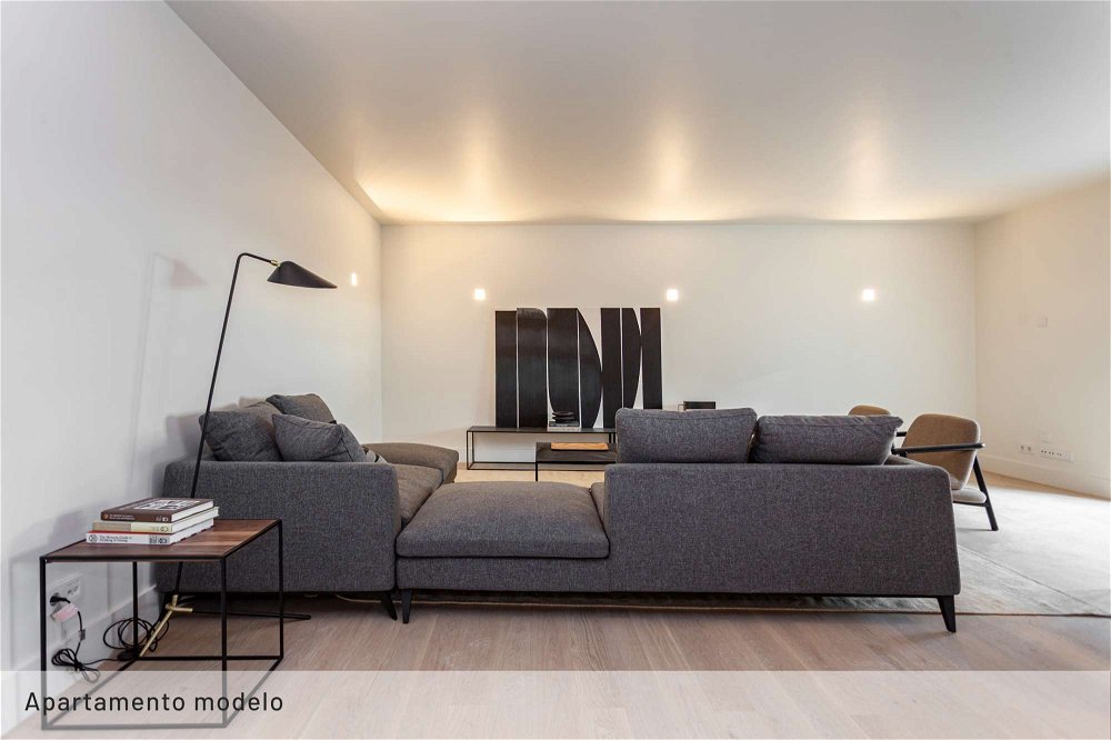 180 m2 Duplex apartment for sale in Lisbon 1692151179