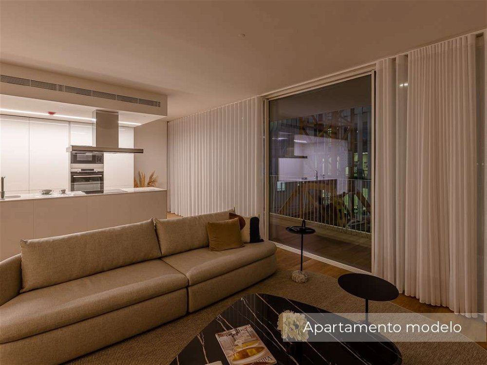 1 bedroom apartment with storage and parking in Avenida 24 Julho 174324590
