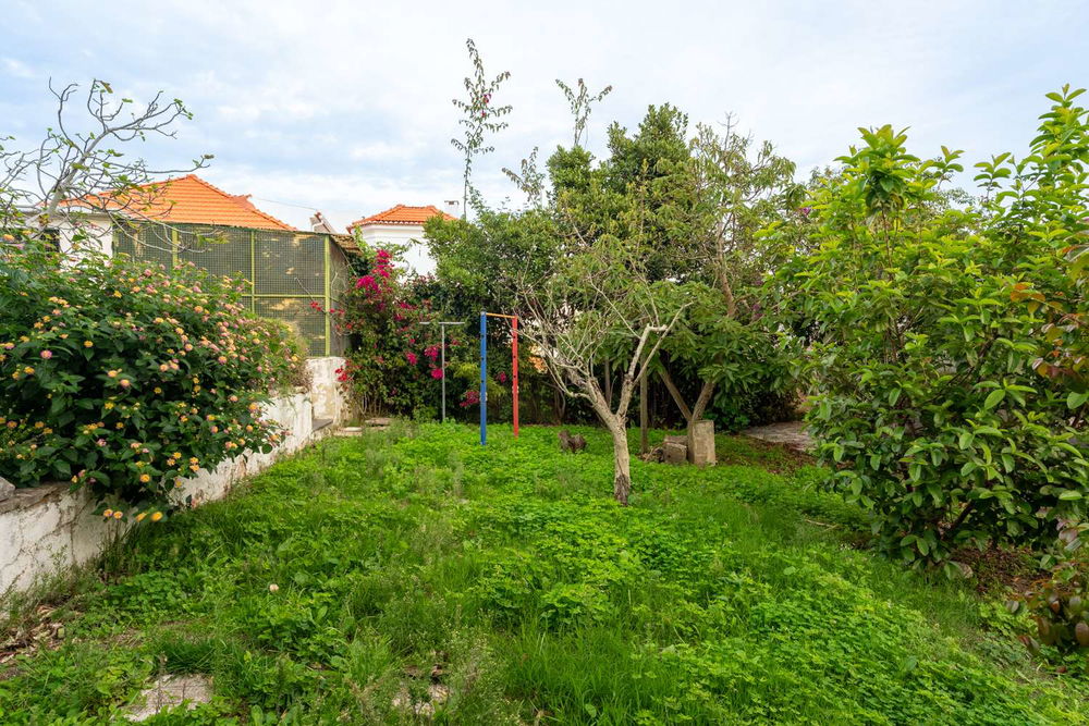 5-bedroom villa with garden for sale in the center of Estoril 1828359031