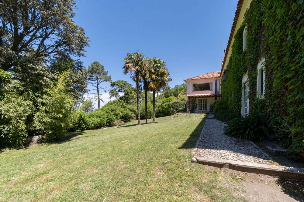 Manor house with private forest in the Sintra mountains 1830758435