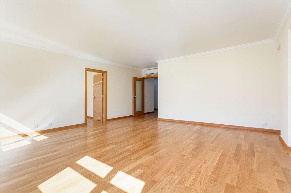 4-bedroom apartment with balcony and garage in Lumiar, Lisbon 2148620341