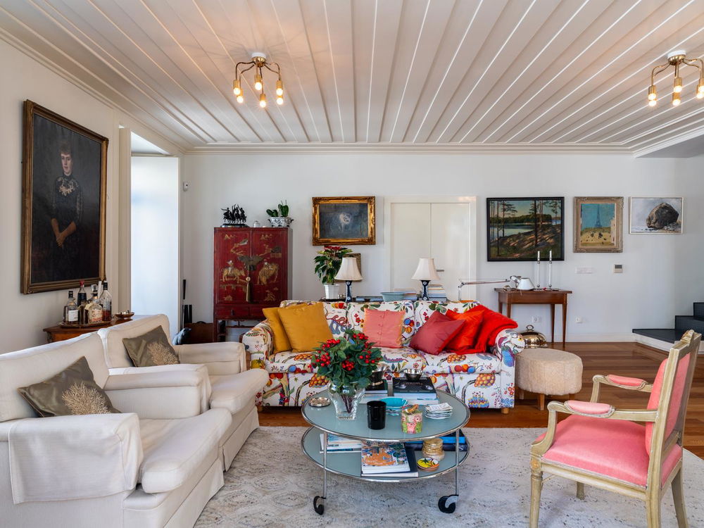 3- bedroom flat with terrace | 261 m2 in Chiado 691891677